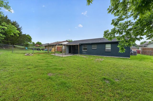 1220 Mckinney Street, Van Alstyne, TX 75495