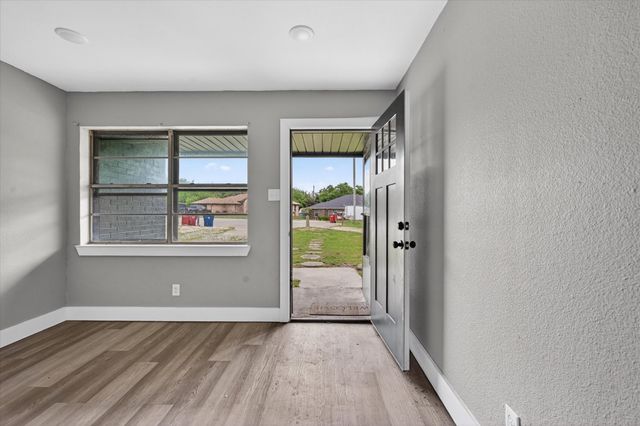 1220 Mckinney Street, Van Alstyne, TX 75495