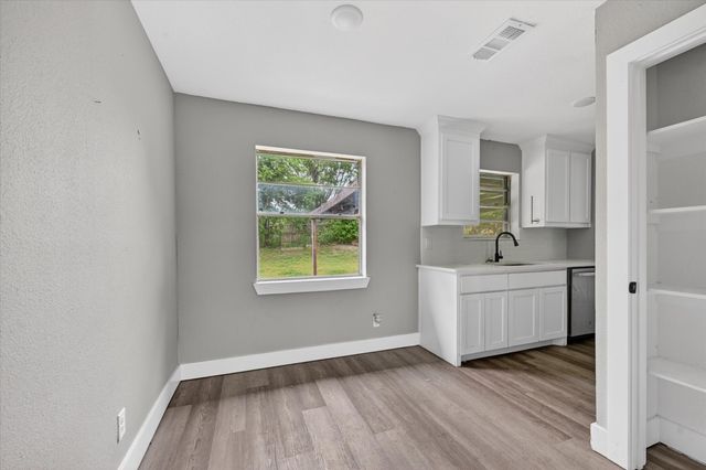 1220 Mckinney Street, Van Alstyne, TX 75495