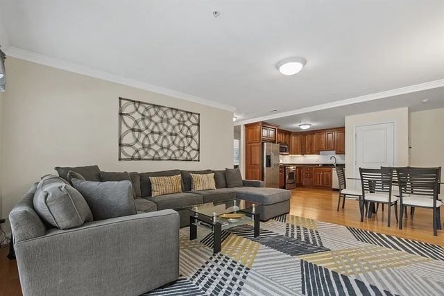 32 Common St. 3-4, Waltham, MA 02451