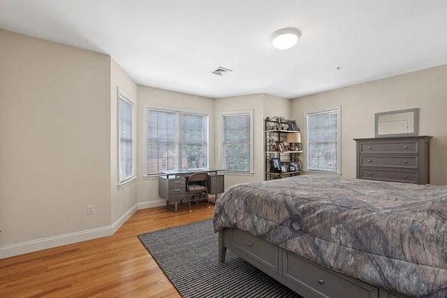 32 Common St. 3-4, Waltham, MA 02451