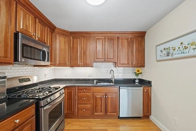32 Common St. 3-4, Waltham, MA 02451