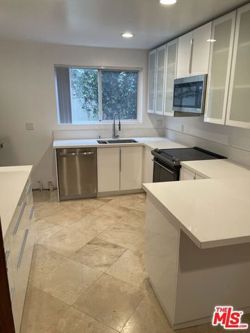9297 Burton Way A, Beverly Hills, CA 90210