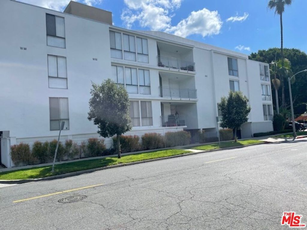 9297 Burton Way A, Beverly Hills, CA 90210