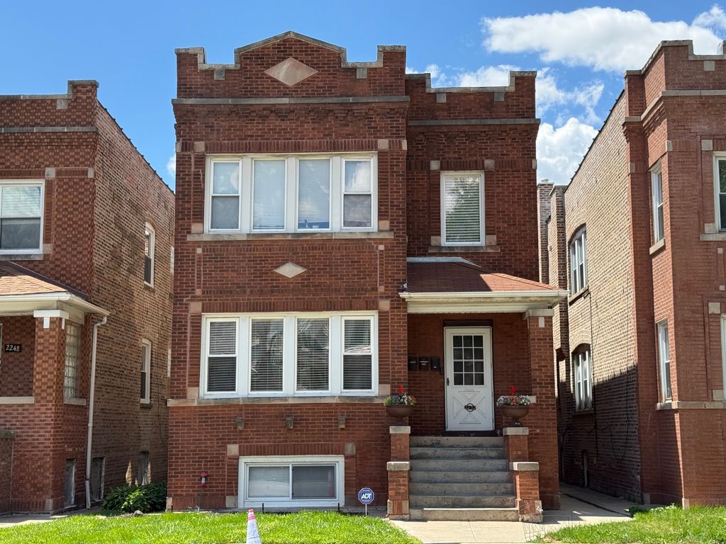 2252 N Laramie Avenue 1, Chicago, IL 60639
