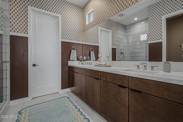 11017 E ULYSSES Avenue, Mesa, AZ 85212