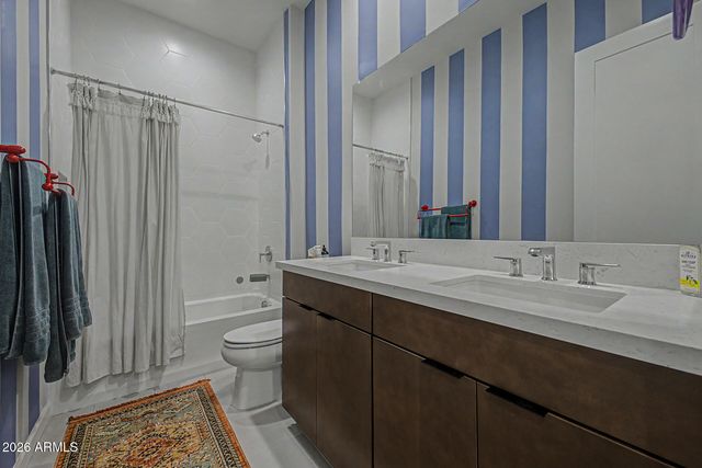 11017 E ULYSSES Avenue, Mesa, AZ 85212