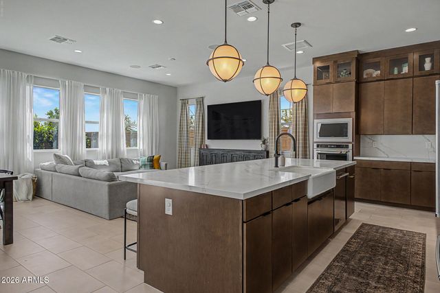 11017 E ULYSSES Avenue, Mesa, AZ 85212