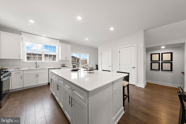 106 FRED CLARK, Pennington, NJ 08534