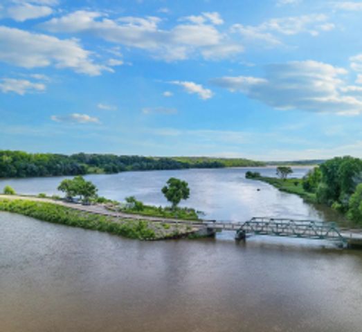 10586 Goodview Avenue S, Cottage Grove, MN 55016