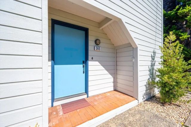 365 Bristol Street, Cambria, CA 93428