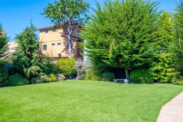 365 Bristol Street, Cambria, CA 93428