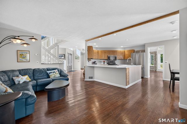 5 Sand Creek Drive, Old Saybrook, CT 06475