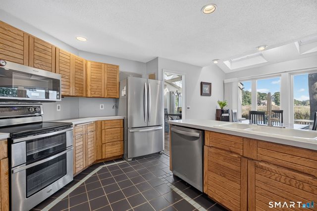 5 Sand Creek Drive, Old Saybrook, CT 06475