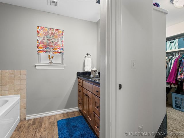 6220 Sawgrass Drive, Bartlesville, OK 74006