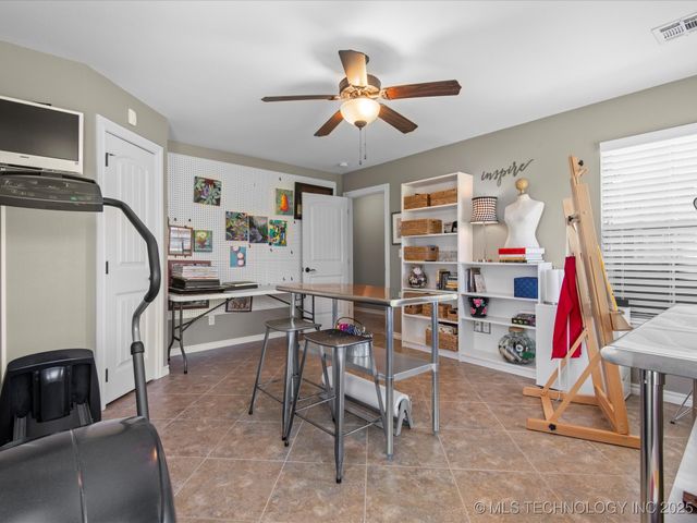 6220 Sawgrass Drive, Bartlesville, OK 74006