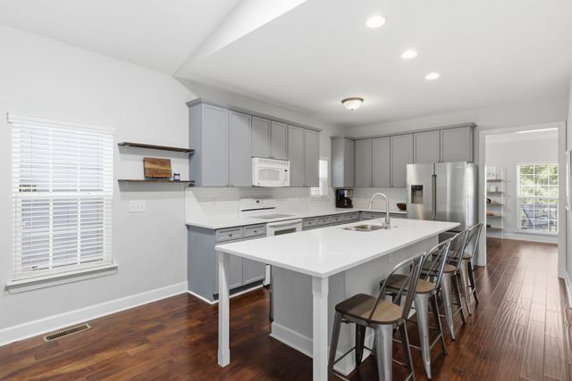 7864 Heaton Way, Nashville, TN 37211