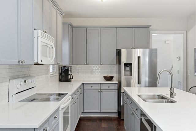 7864 Heaton Way, Nashville, TN 37211