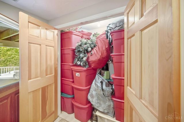 5800 Windsong Court, Madeira, OH 45243