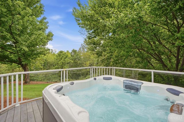 5800 Windsong Court, Madeira, OH 45243