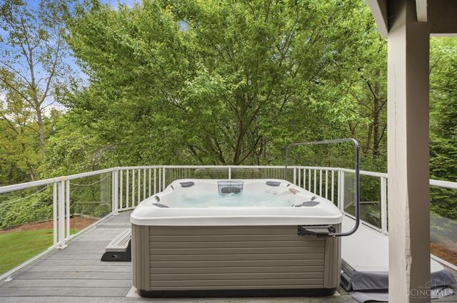 5800 Windsong Court, Madeira, OH 45243