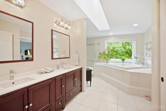 5800 Windsong Court, Madeira, OH 45243