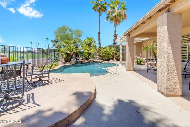 24126 S Sunbrook Drive, Sun Lakes, AZ 85248
