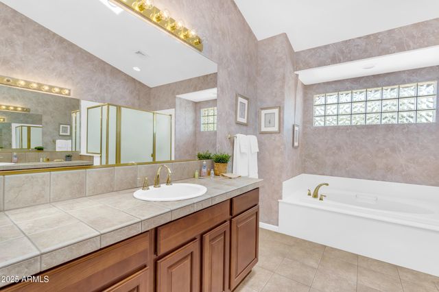 24126 S Sunbrook Drive, Sun Lakes, AZ 85248