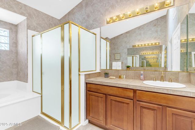 24126 S Sunbrook Drive, Sun Lakes, AZ 85248