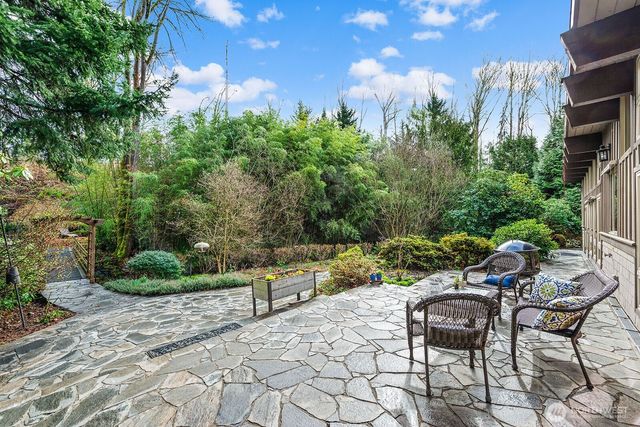 16 Cascade Key, Bellevue, WA 98006