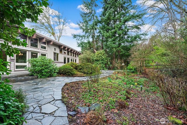 16 Cascade Key, Bellevue, WA 98006