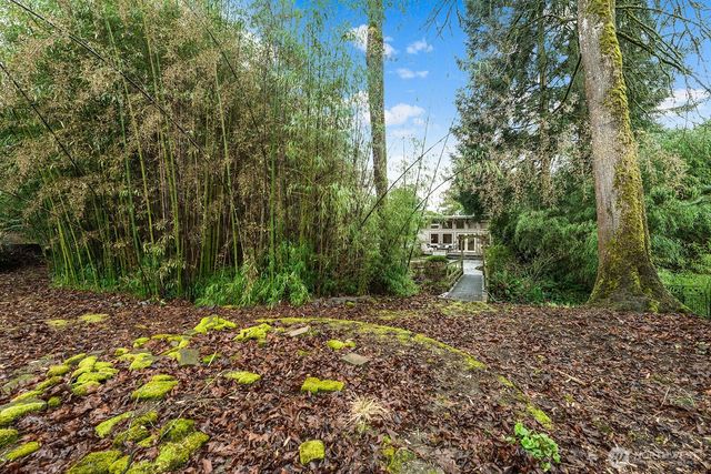16 Cascade Key, Bellevue, WA 98006