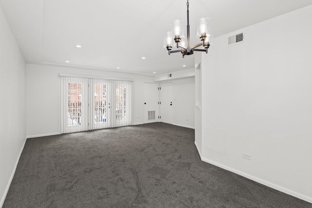 4252 Central Road 102, Glenview, IL 60025