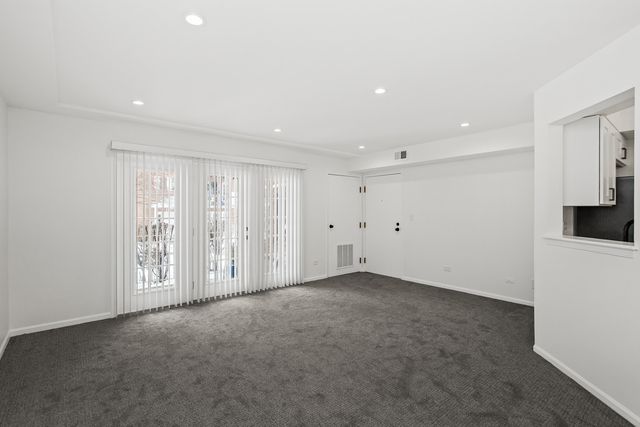 4252 Central Road 102, Glenview, IL 60025