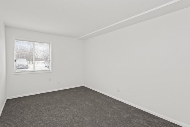 4252 Central Road 102, Glenview, IL 60025