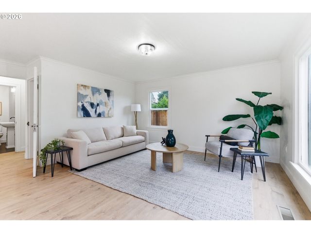 10405 Ne PACIFIC St, Portland, OR 97220