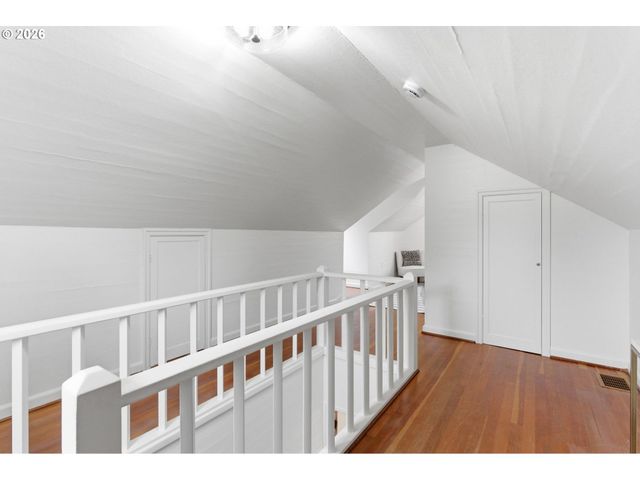 10405 Ne PACIFIC St, Portland, OR 97220