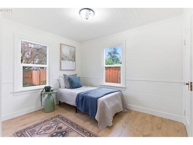 10405 Ne PACIFIC St, Portland, OR 97220