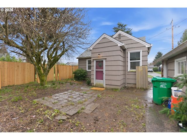 10405 Ne PACIFIC St, Portland, OR 97220