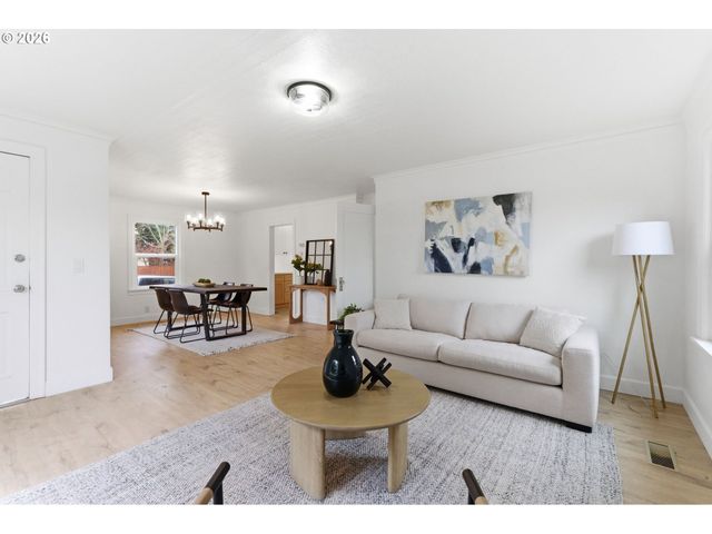 10405 Ne PACIFIC St, Portland, OR 97220