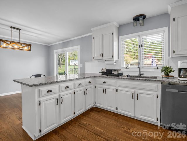 102 Knoll Court, Belmont, NC 28012