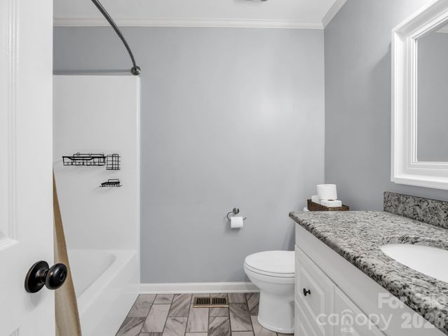 102 Knoll Court, Belmont, NC 28012