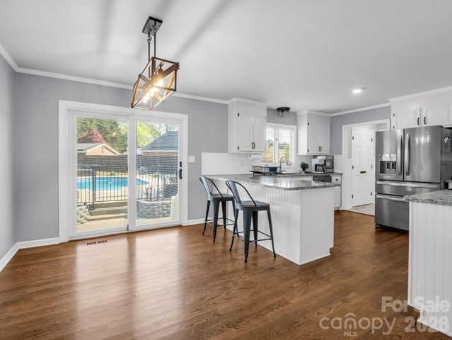 102 Knoll Court, Belmont, NC 28012