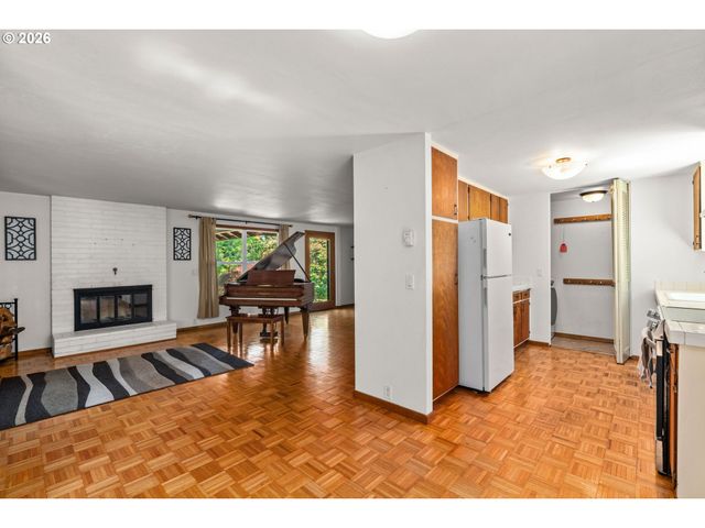 1940 TARPON St, Eugene, OR 97401