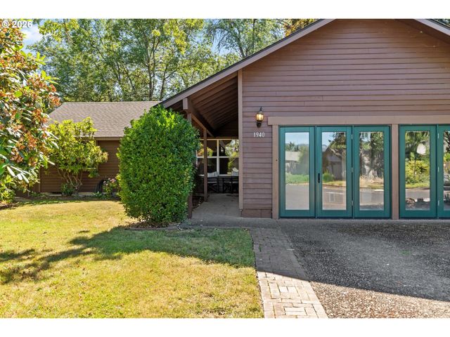 1940 TARPON St, Eugene, OR 97401