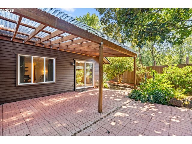 1940 TARPON St, Eugene, OR 97401