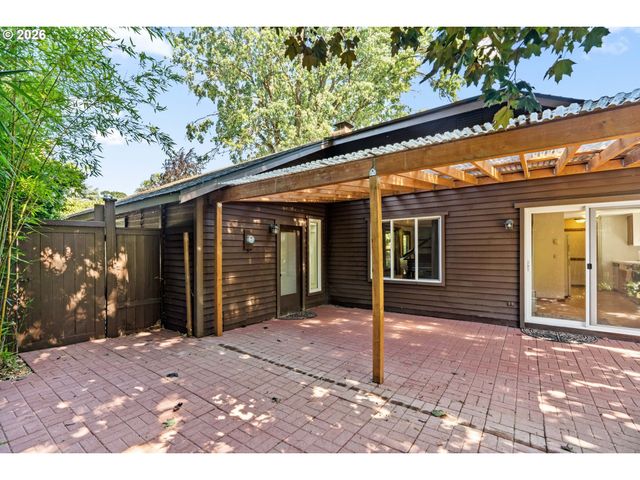 1940 TARPON St, Eugene, OR 97401