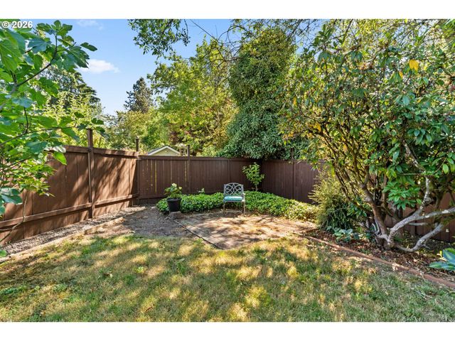 1940 TARPON St, Eugene, OR 97401