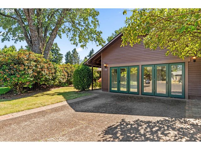 1940 TARPON St, Eugene, OR 97401