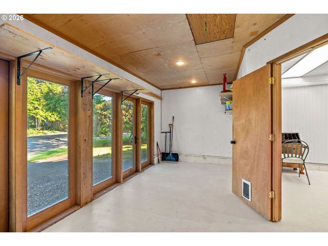 1940 TARPON St, Eugene, OR 97401